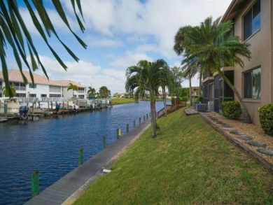 Cape Coral 2 Bedroom Vacation Condo with Community Pool Cape Coral 2 Bedroom Vacation Condo with Community Pool